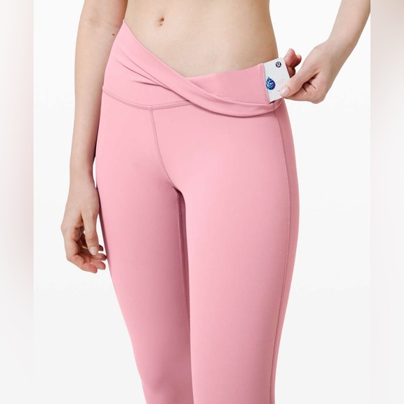 SOLD Lululemon Wunder Under Crop (High-Rise) Full-On Luxtreme 21" in Pink Taupe - Picture 5 of 8